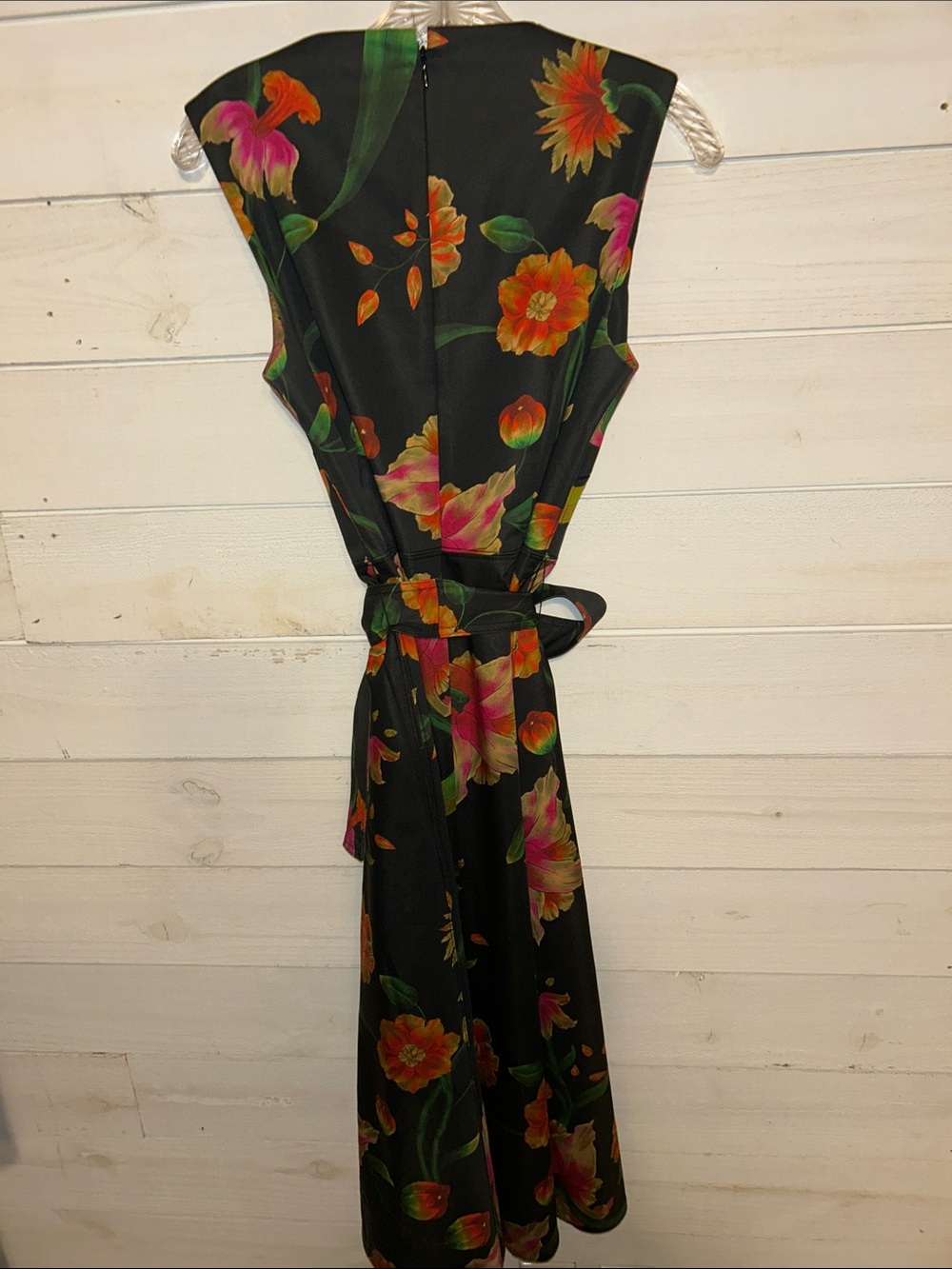 NATORI Floral Tie-Waist Midi Dress - Picture 6 of 8